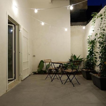 Apartmán Dante'S Patio Bari Exteriér fotografie